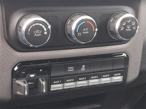 Used 2024 RAM 2500 Tradesman w/ Chrome Appearance Group image 14