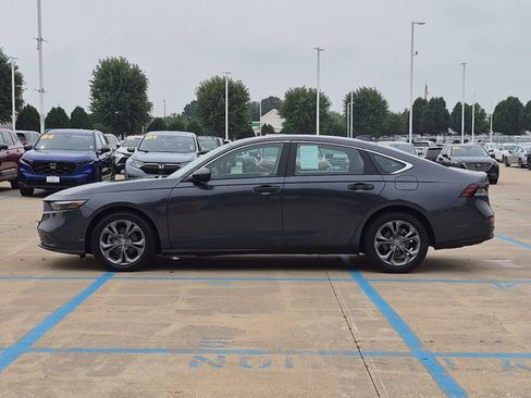Used 2023 Honda Accord EX image 9