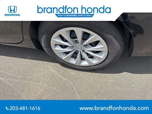 Used 2017 Toyota Camry LE FWD image 30