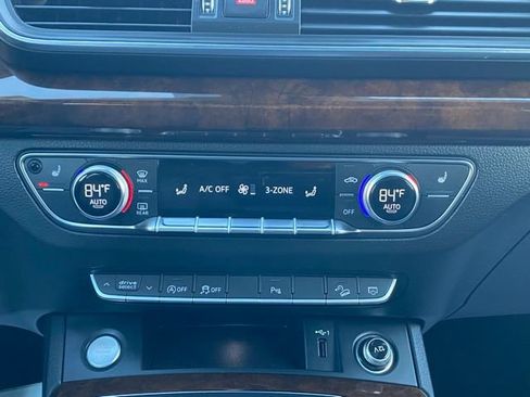 Used 2020 Audi Q5 2.0T Premium w/ Convenience Package image 39
