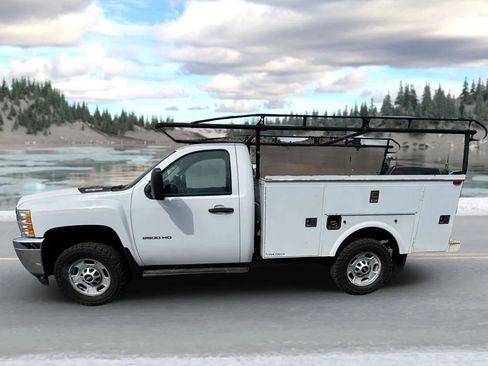 Used 2013 Chevrolet Silverado 2500 W/T w/ Snow Plow Prep Package image 6