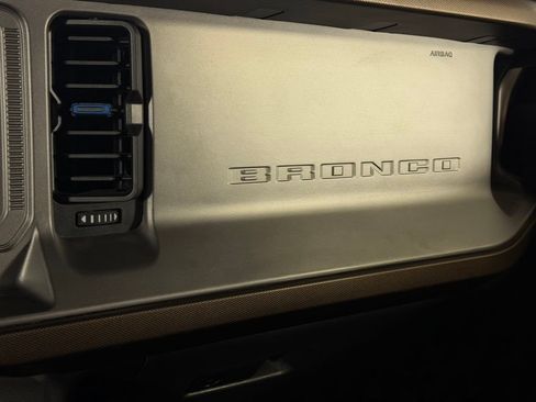 Used 2023 Ford Bronco Outer Banks AWD/4WD image 15