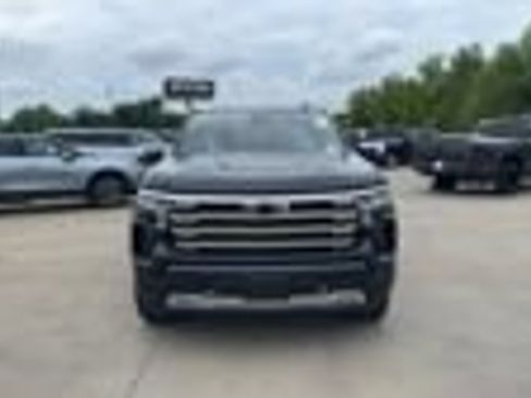 Used 2022 Chevrolet Silverado 1500 High Country w/ Technology Package AWD/4WD image 37