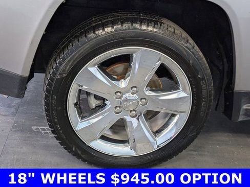 Used 2016 Jeep Compass Latitude w/ Sun/Sound Group image 4