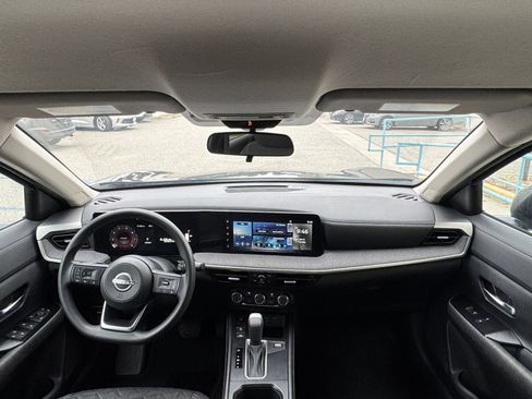 Used 2025 Nissan Kicks SV AWD/4WD image 31