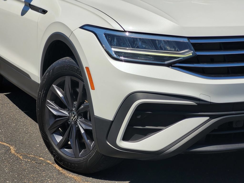 Used 2023 Volkswagen Tiguan SE AWD/4WD image 4