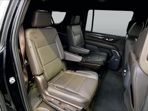 Used 2021 GMC Yukon XL Denali w/ Advanced Technology Package AWD/4WD image 19