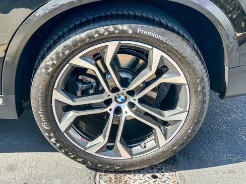 Used 2023 BMW X5 xDrive40i w/ Parking Assistance Package AWD/4WD image 12
