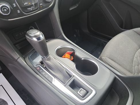 Used 2021 Chevrolet Equinox LT FWD image 24