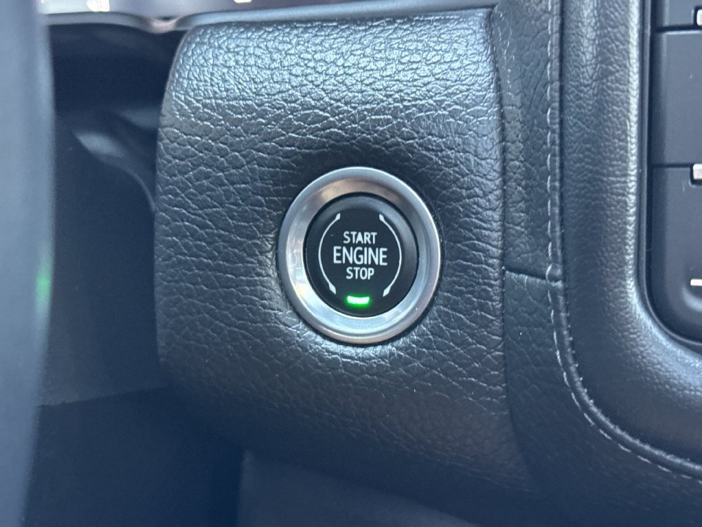 Used 2022 GMC Yukon Denali RWD image 26