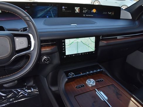 New 2025 Lincoln Navigator L Black Label image 30