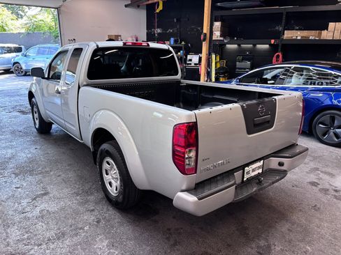 Used 2017 Nissan Frontier S RWD image 5