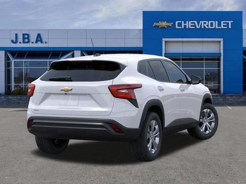 New 2026 Chevrolet Trax LS FWD image 4