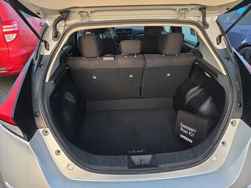 Used 2021 Nissan Leaf SV w/ SV Technology Package image 11