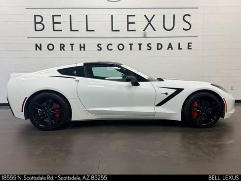 Used 2017 Chevrolet Corvette Stingray Coupe RWD image 3