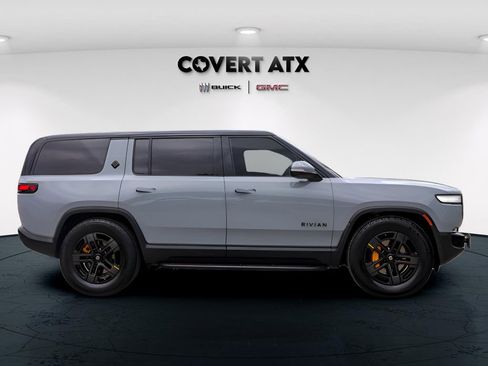 Used 2023 Rivian R1S Launch Edition image 8