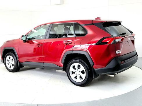 Used 2025 Toyota RAV4 LE AWD/4WD image 4