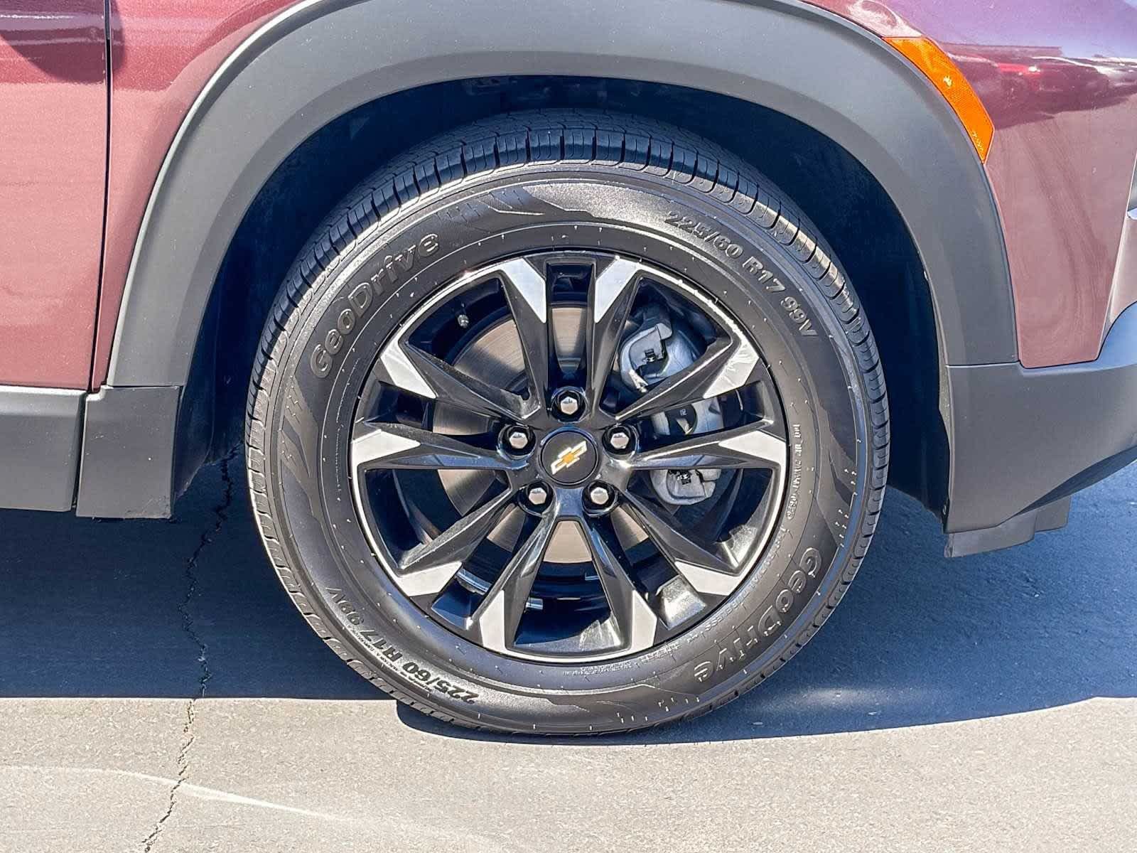 Used 2023 Chevrolet TrailBlazer LT FWD image 9