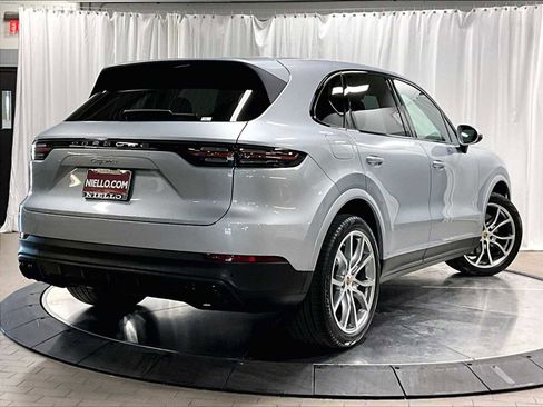 Used 2023 Porsche Cayenne image 10