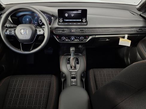 Used 2024 Honda HR-V Sport image 3