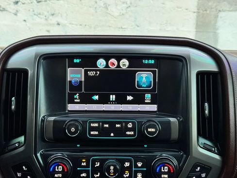 Used 2015 Chevrolet Silverado 1500 High Country w/ High Country Premium Package AWD/4WD image 37