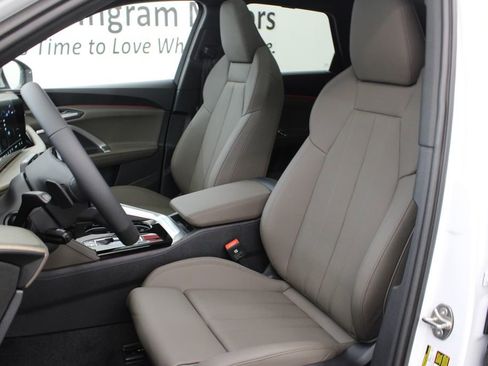 New 2025 Audi Q5 Prestige image 15