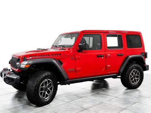 Used 2025 Jeep Wrangler Unlimited Rubicon AWD/4WD image 4