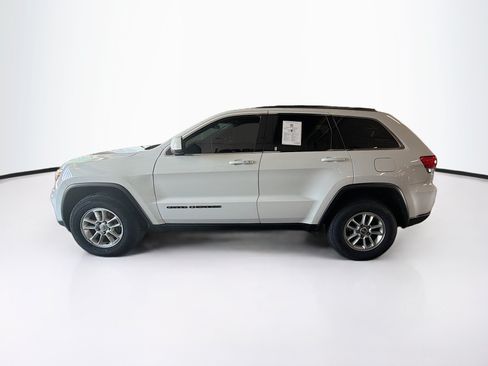Used 2019 Jeep Grand Cherokee Laredo AWD/4WD image 4