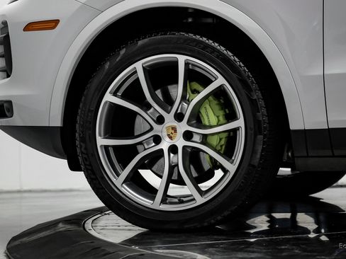 Used 2023 Porsche Cayenne image 84