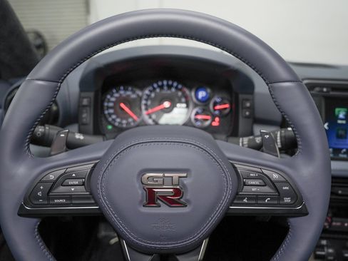 Used 2020 Nissan GT-R Premium AWD/4WD image 49