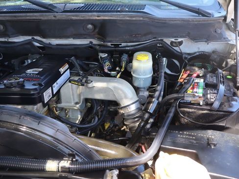 Used 2005 Dodge Ram 2500 Truck SLT image 38