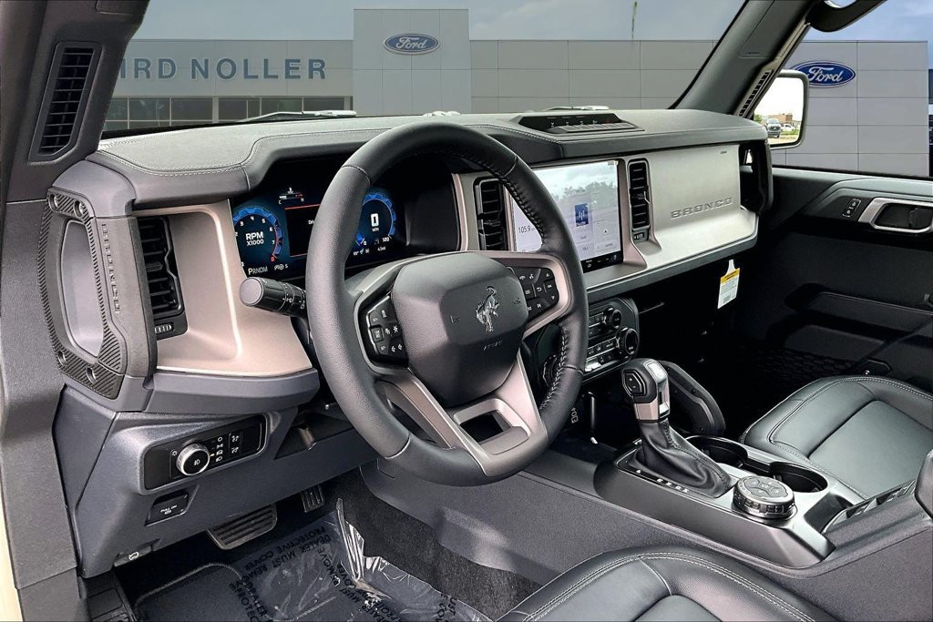 New 2026 Ford Bronco Outer Banks w/ Sasquatch Package AWD/4WD image 8