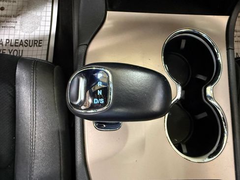 Used 2015 Jeep Grand Cherokee Altitude AWD/4WD image 16