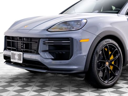 Certified 2025 Porsche Cayenne Turbo GT AWD/4WD image 38