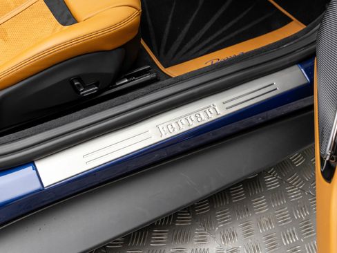 Used 2025 Ferrari Roma Spider image 33