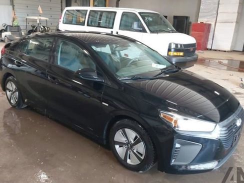 Used 2018 Hyundai Ioniq Blue image 2