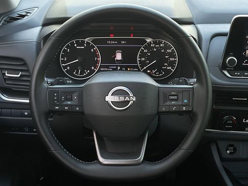 Used 2025 Nissan Rogue SV image 21