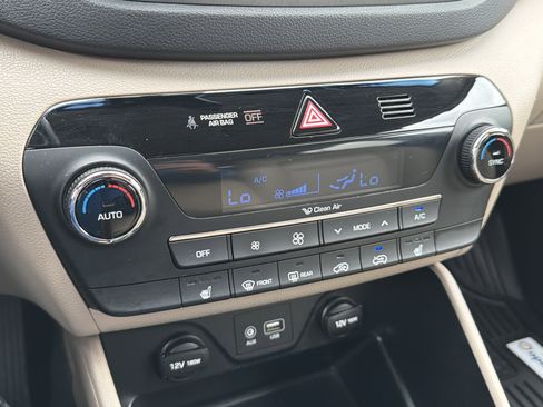 Used 2017 Hyundai Tucson Limited image 18