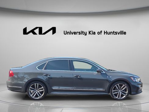 Used 2017 Volkswagen Passat 1.8T R-Line FWD image 9
