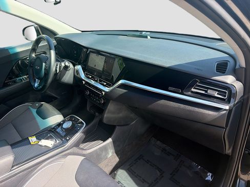 Used 2022 Kia Niro EX FWD image 31