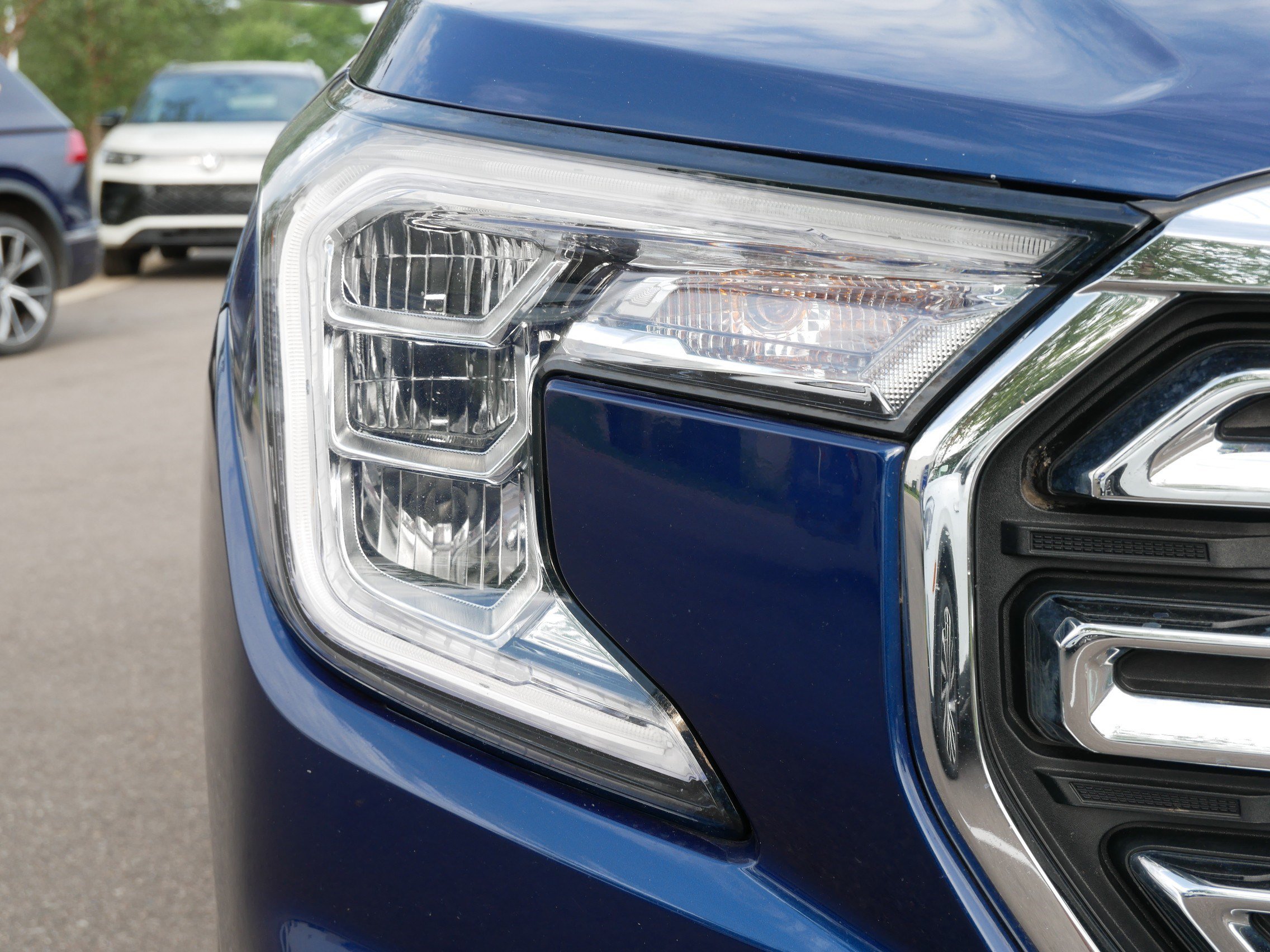 Used 2023 GMC Terrain SLT AWD/4WD image 16