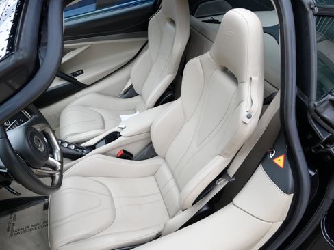 Used 2018 McLaren 720S Luxury RWD image 18