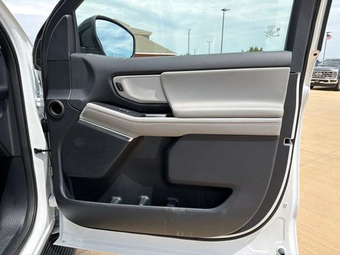 Used 2025 Ford Expedition Active AWD/4WD image 10