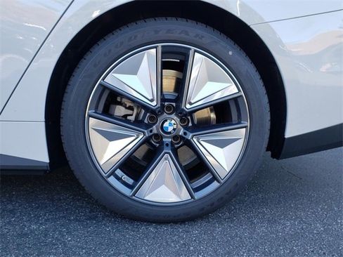 New 2025 BMW i4 xDrive40i w/ Premium Package image 27