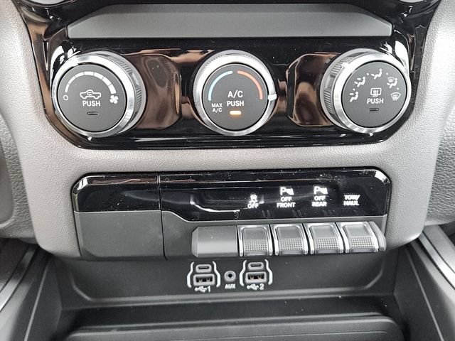 New 2026 RAM 1500 Express AWD/4WD image 19