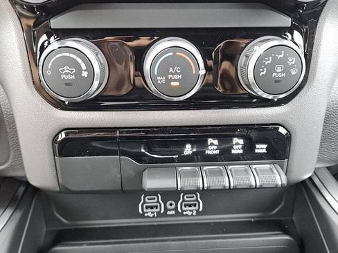 New 2026 RAM 1500 Express AWD/4WD image 19