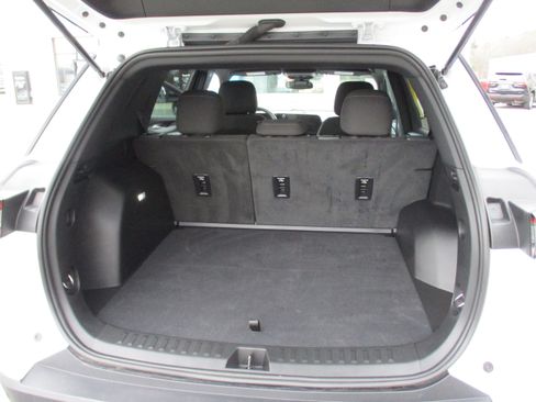 Used 2025 Chevrolet Equinox LT AWD/4WD image 13