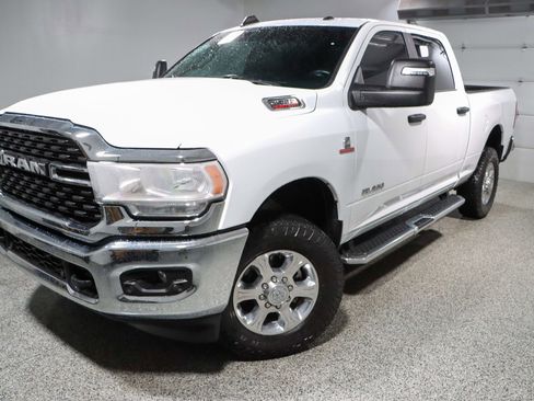 Used 2024 RAM 2500 Big Horn w/ Off Road Package AWD/4WD image 32
