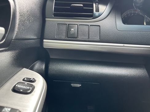Used 2012 Toyota Camry SE w/ Leather Pkg FWD image 24