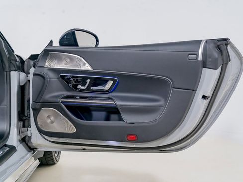 Used 2022 Mercedes-Benz SL 63 AMG 4MATIC image 35